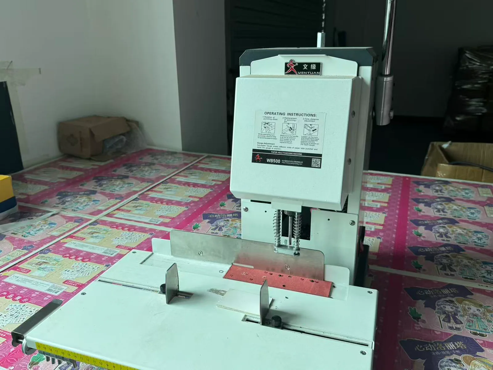 Hole-punching equipment for paper bags and paper products