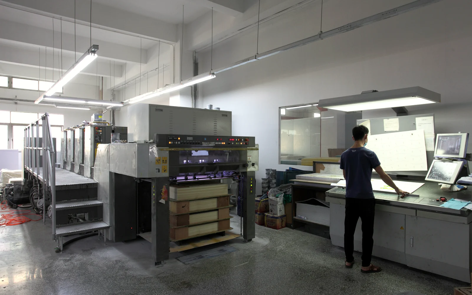 Color printing equipment with printed sheets