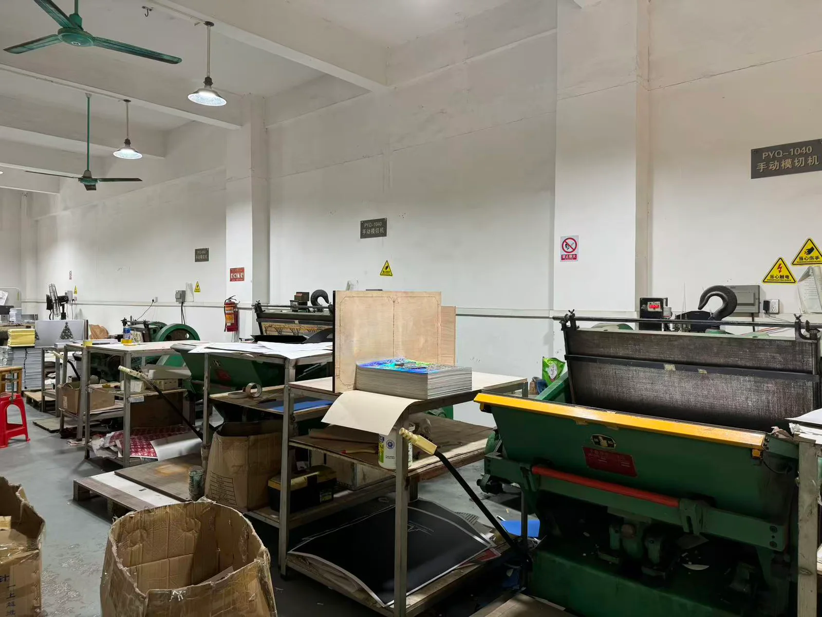 Manual die-cutting production area